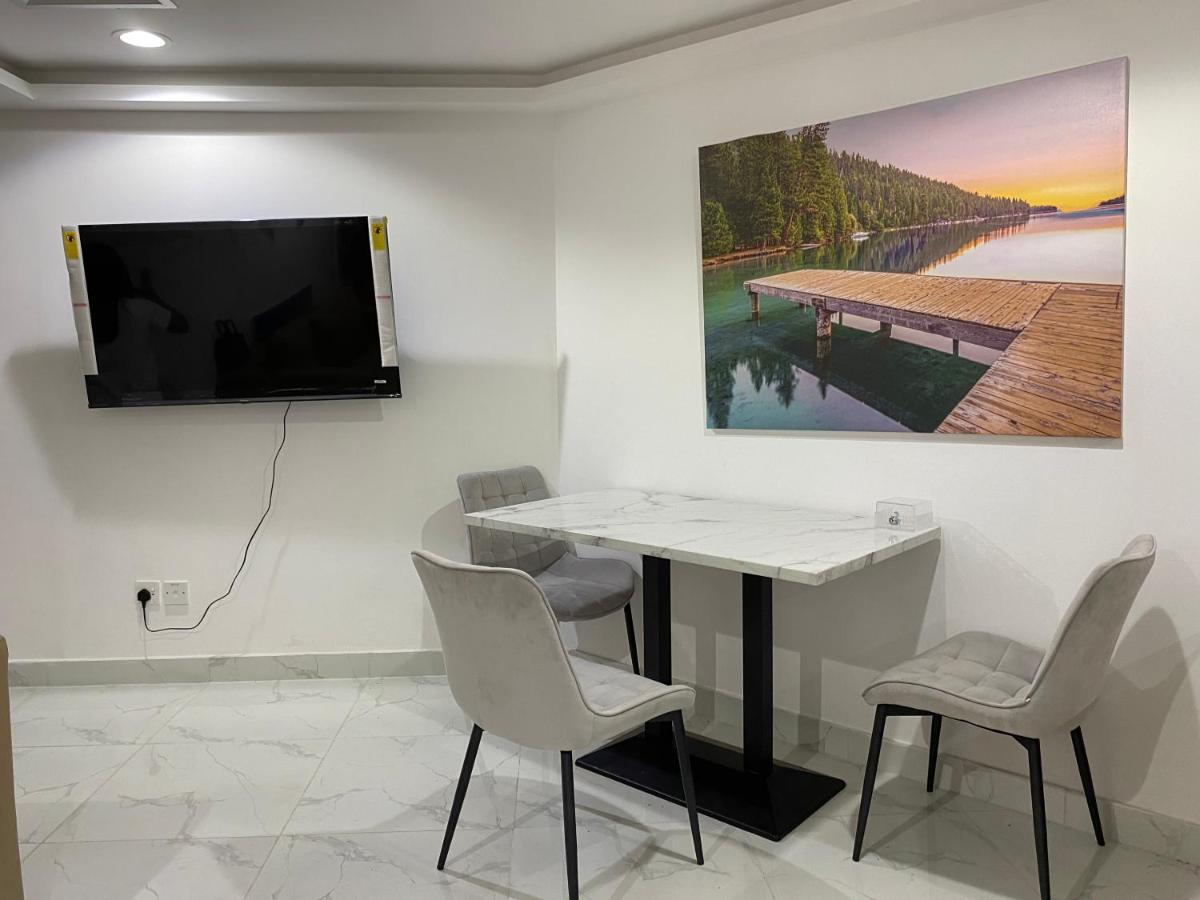 Yoi Pod Hostel - Deira Dubai Eksteriør billede
