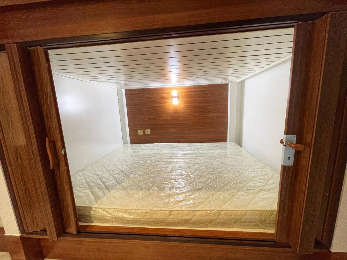 Yoi Pod Hostel - Deira Dubai Eksteriør billede